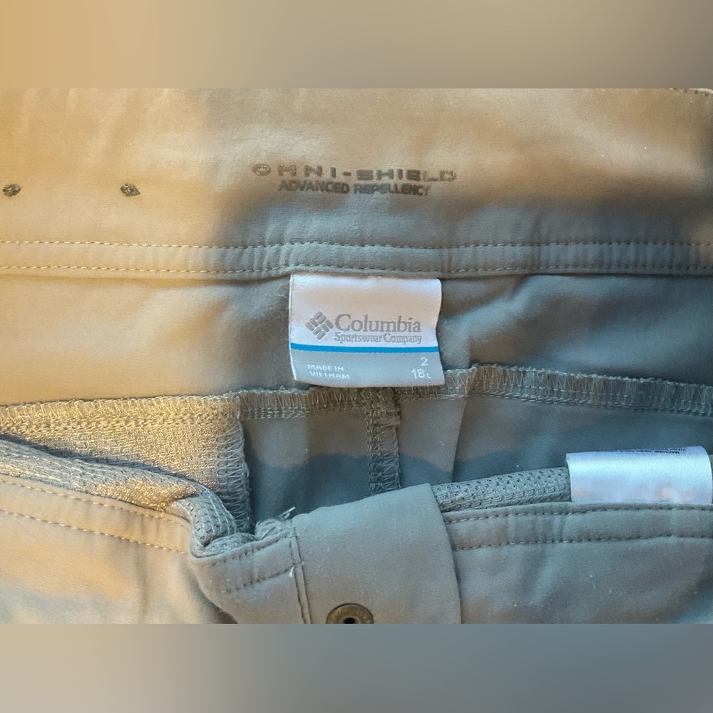 Columbia Sportswear Omni-sheil Adv. Repellency Womens Gray Capri Pants Size 2 - Picture 8 of 9